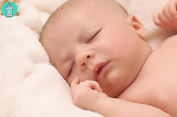 Hướng dẫn chăm sóc trẻ sơ sinh khi ăn và ngủ.