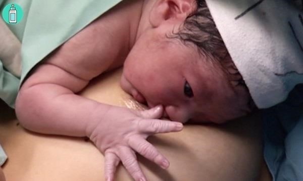 Kiến thức chăm sóc trẻ sơ sinh trong 24h đầu sau sinh