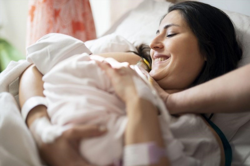 Việc tuân thủ đúng quy tắc sẽ giúp mẹ sau sinh phục hồi sức khỏe nhanh chóng.